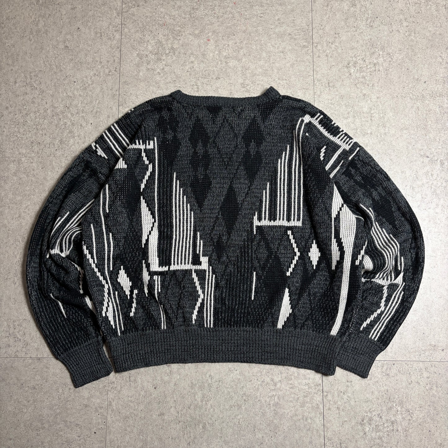 総柄ニットスラックスシティボーイコーデ古着