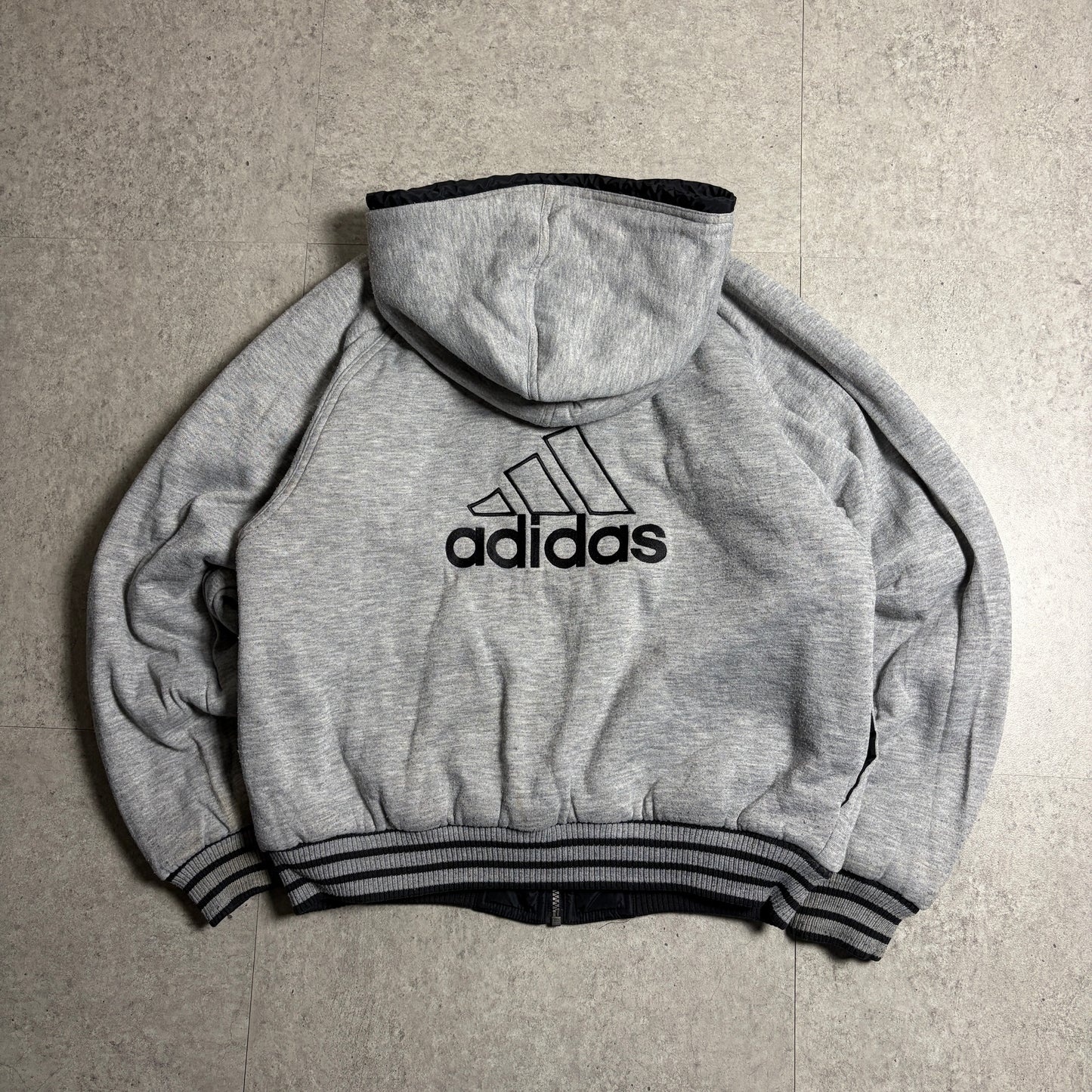 adidasリバーシブルパーカーコーデ古着
