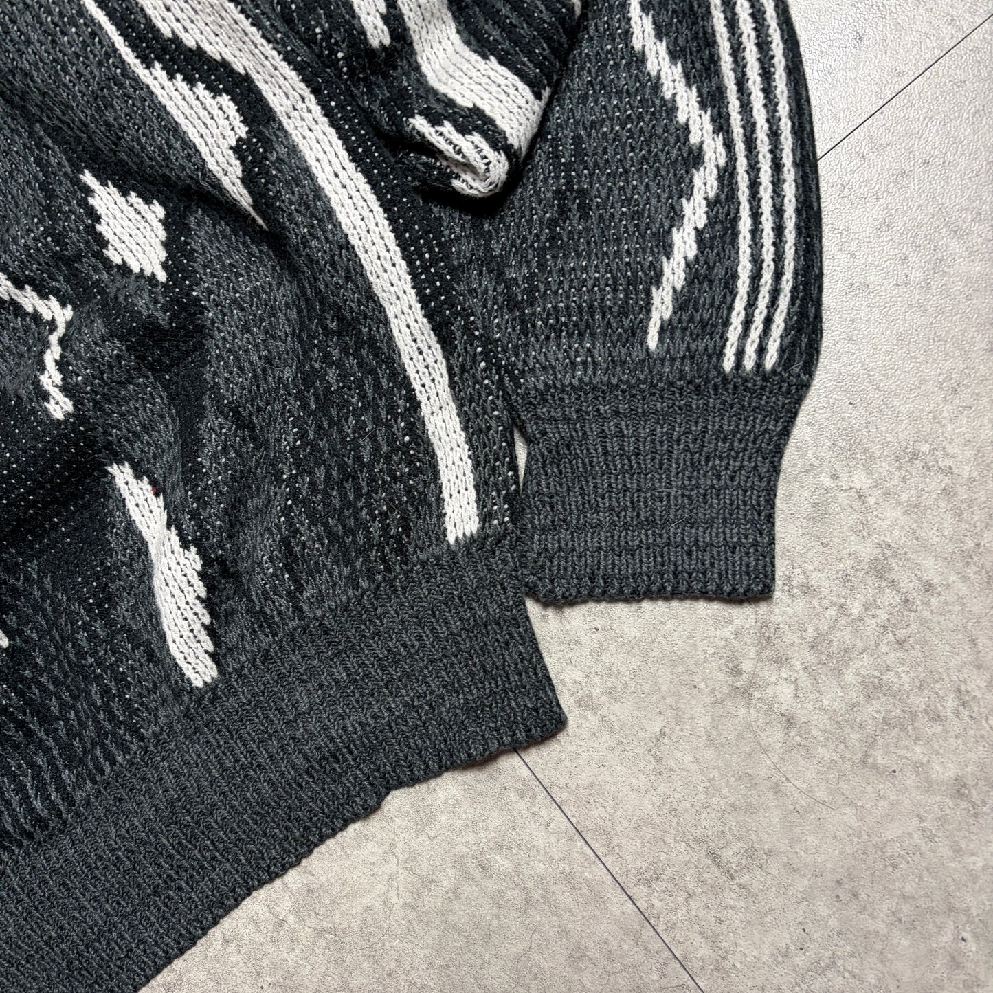 総柄ニットスラックスシティボーイコーデ古着