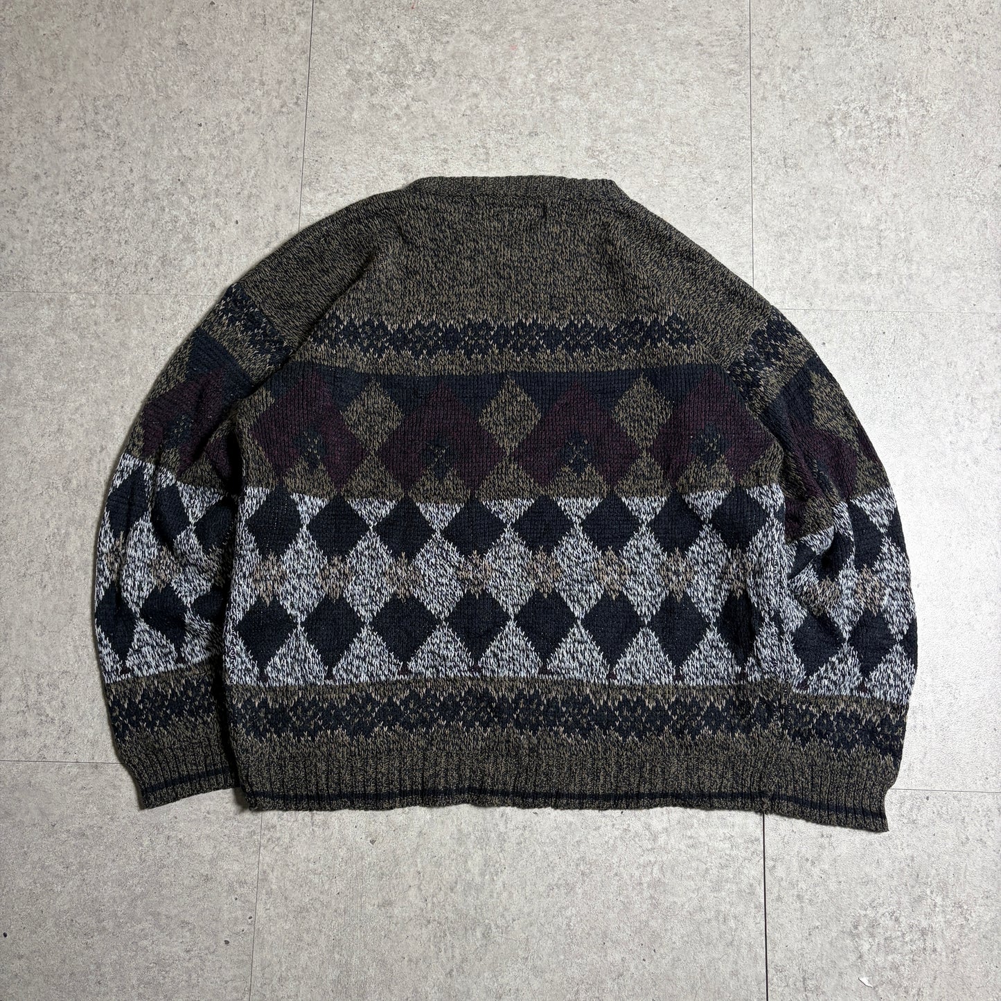 ジャガードニットブラックデニムコーデ古着