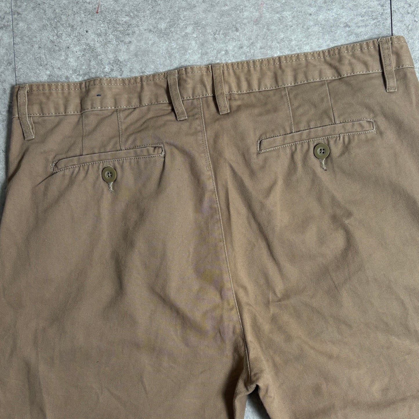 カーキリブニットシティボーイコーデ古着