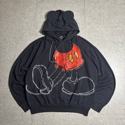 ミッキー耳付きフーディーコーデ古着