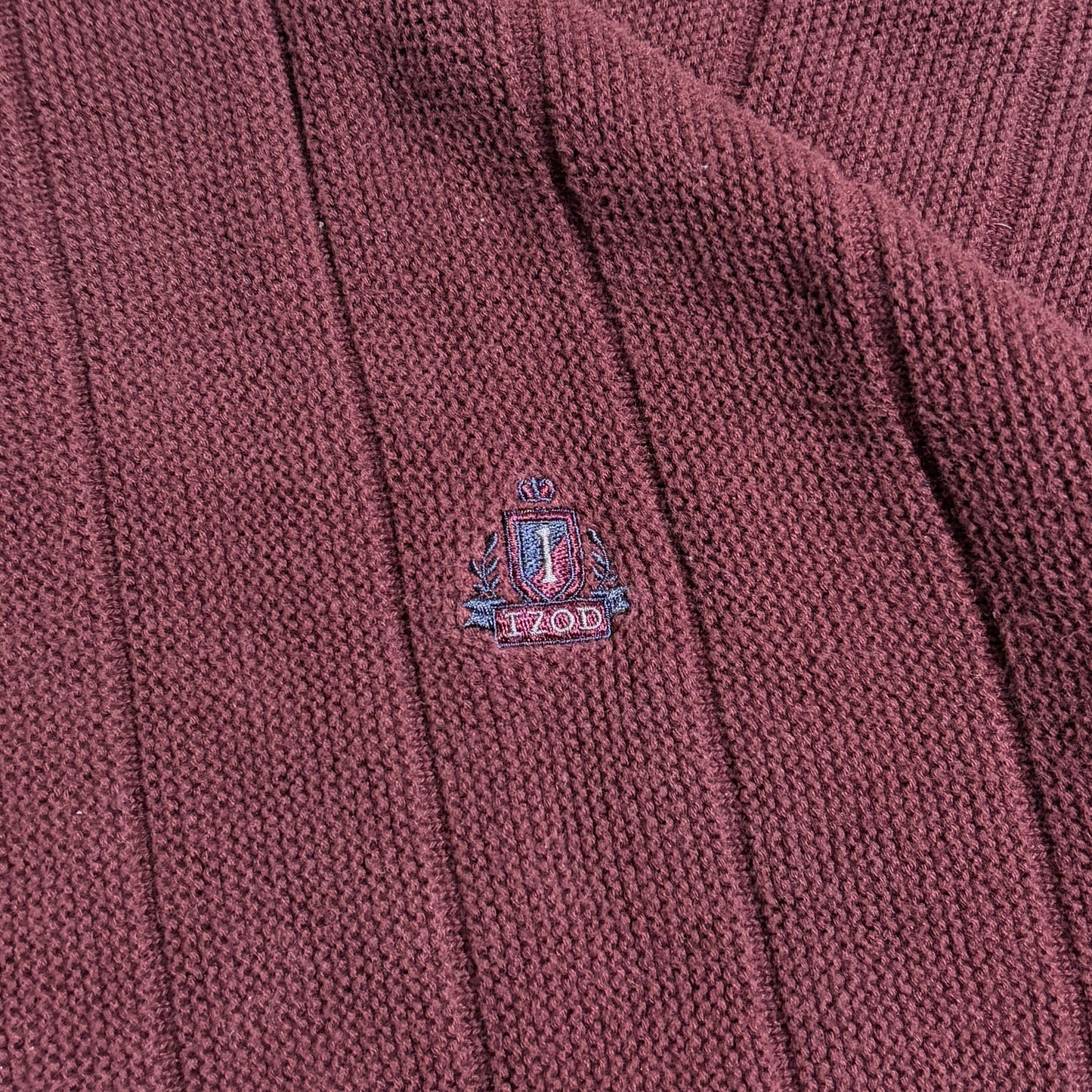 バーガンディニットミリタリーコーデ古着