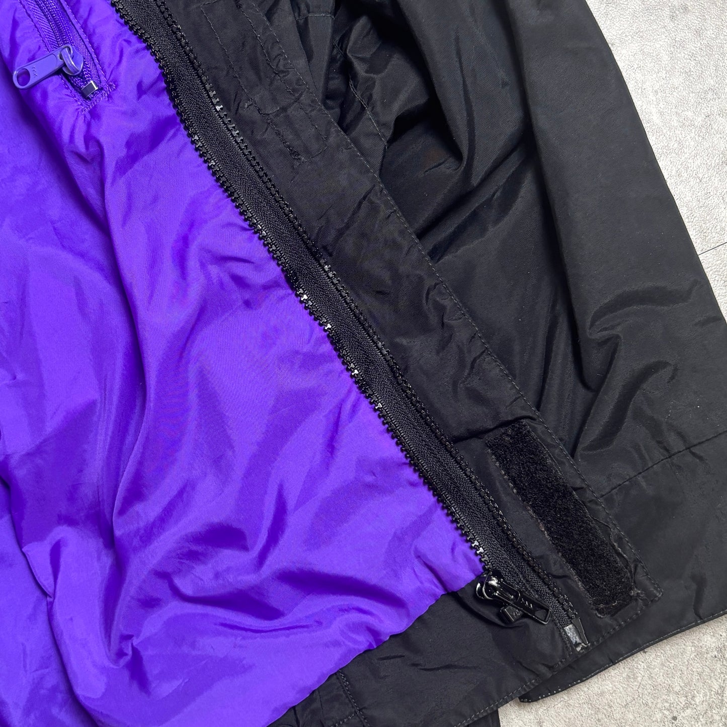 Colombiaアウトドアシティストリートコーデ古着