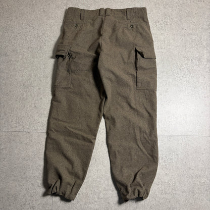 バーガンディニットミリタリーコーデ古着