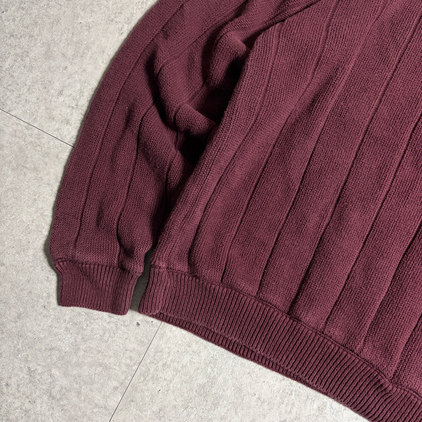 バーガンディニットミリタリーコーデ古着