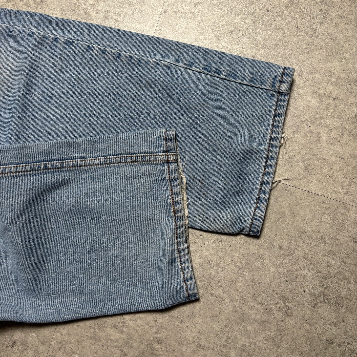 ミッキー耳付きフーディーコーデ古着