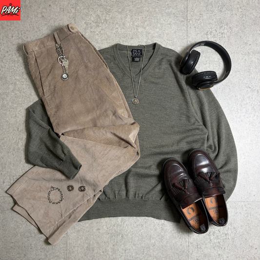 ニットコーデュロイパンツコーデ古着