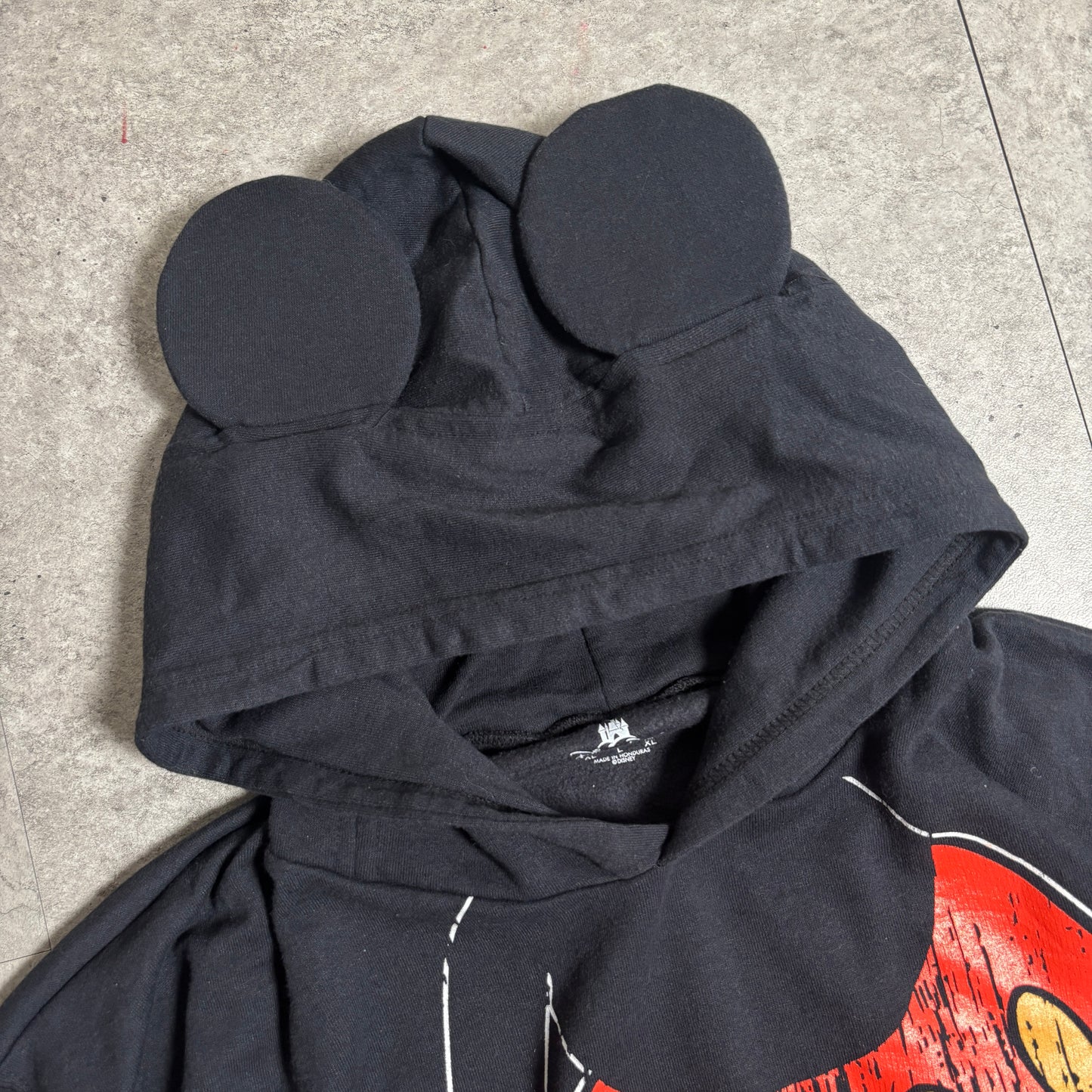 ミッキー耳付きフーディーコーデ古着