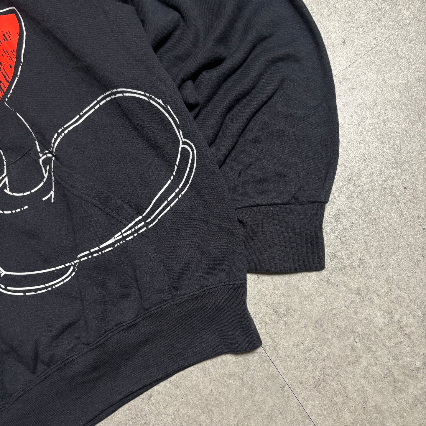 ミッキー耳付きフーディーコーデ古着