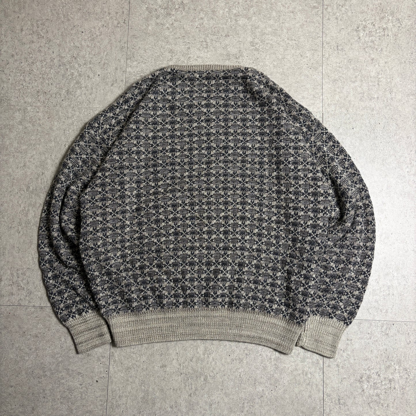 総柄厚手ニットブラックデニムコーデ古着