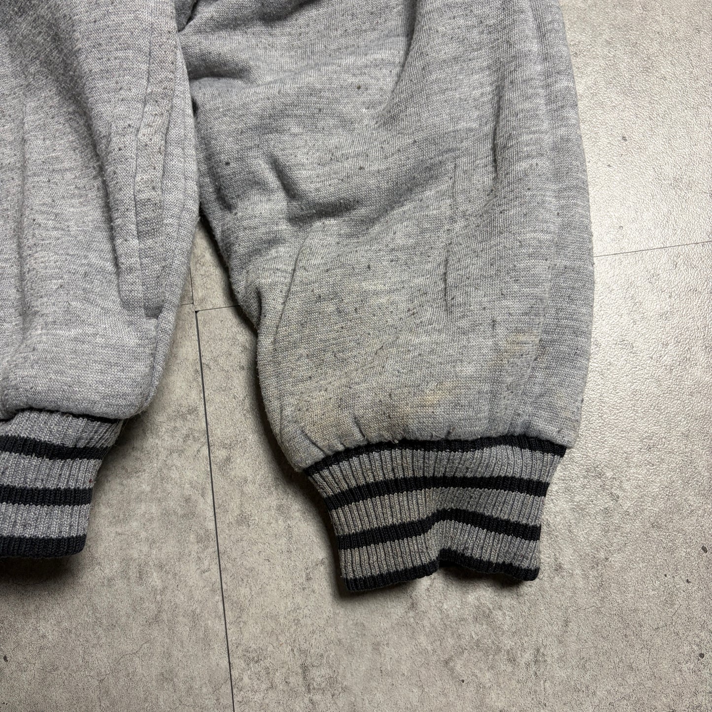 adidasリバーシブルパーカーコーデ古着