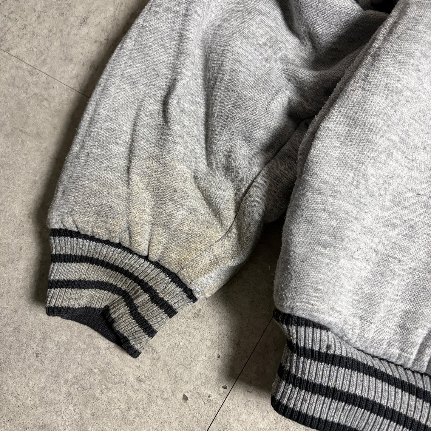 adidasリバーシブルパーカーコーデ古着