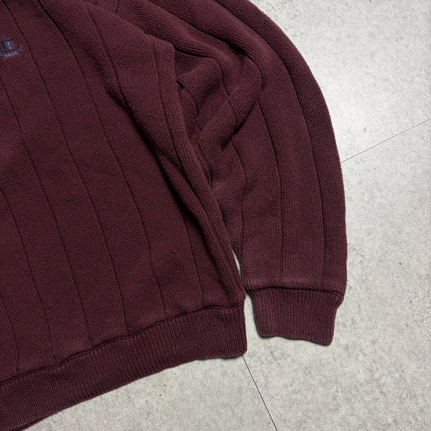 バーガンディニットミリタリーコーデ古着