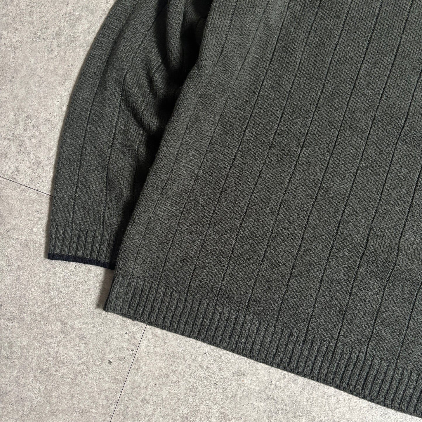 カーキリブニットシティボーイコーデ古着