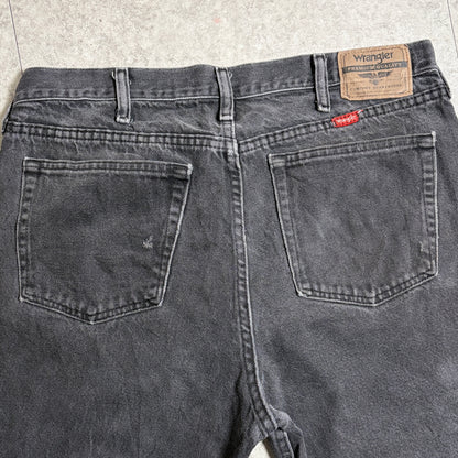 ジャガードニットブラックデニムコーデ古着