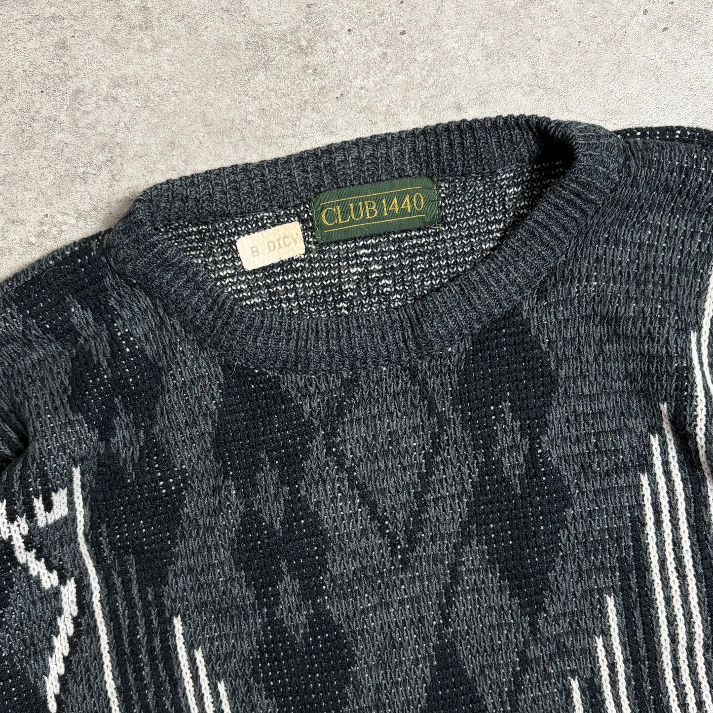 総柄ニットスラックスシティボーイコーデ古着