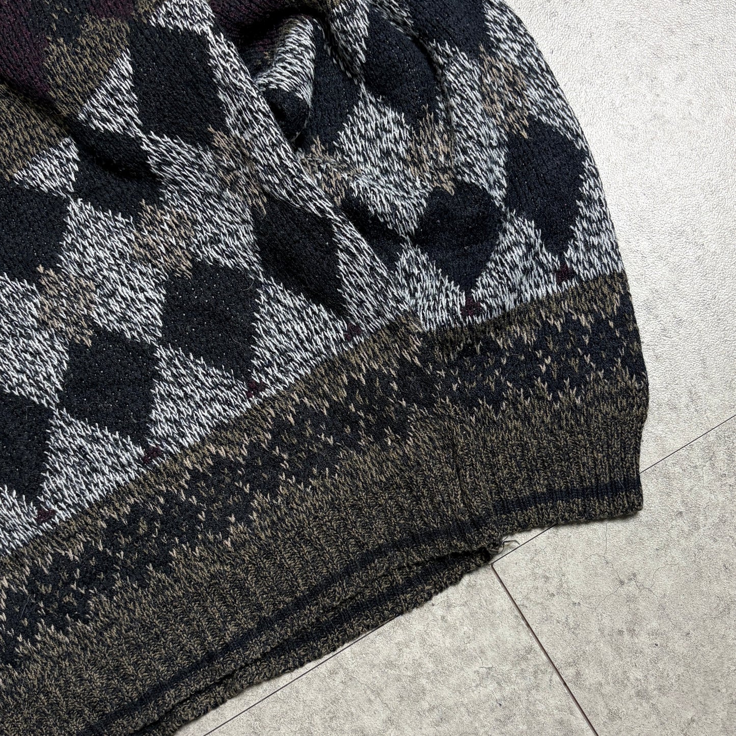 ジャガードニットブラックデニムコーデ古着