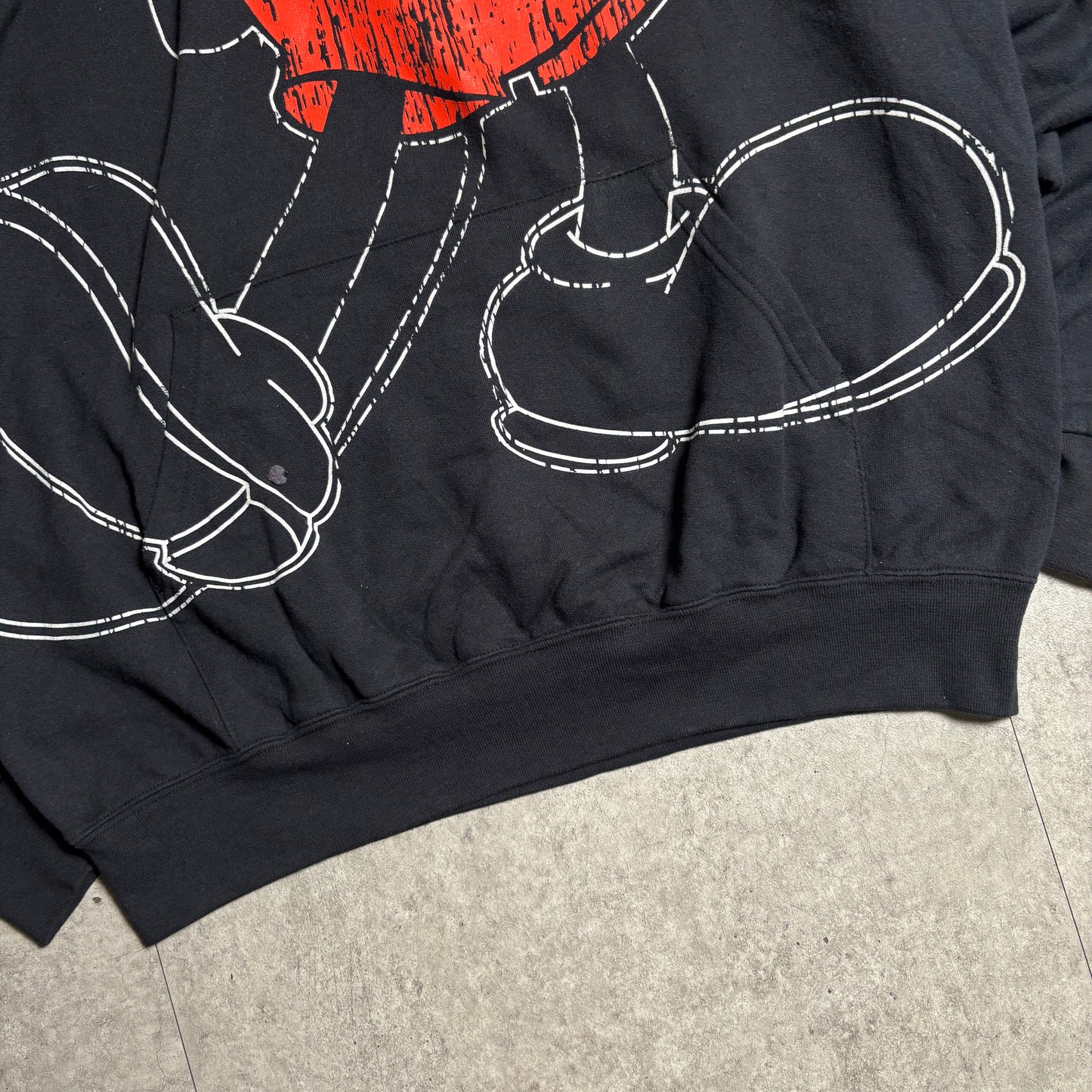 ミッキー耳付きフーディーコーデ古着