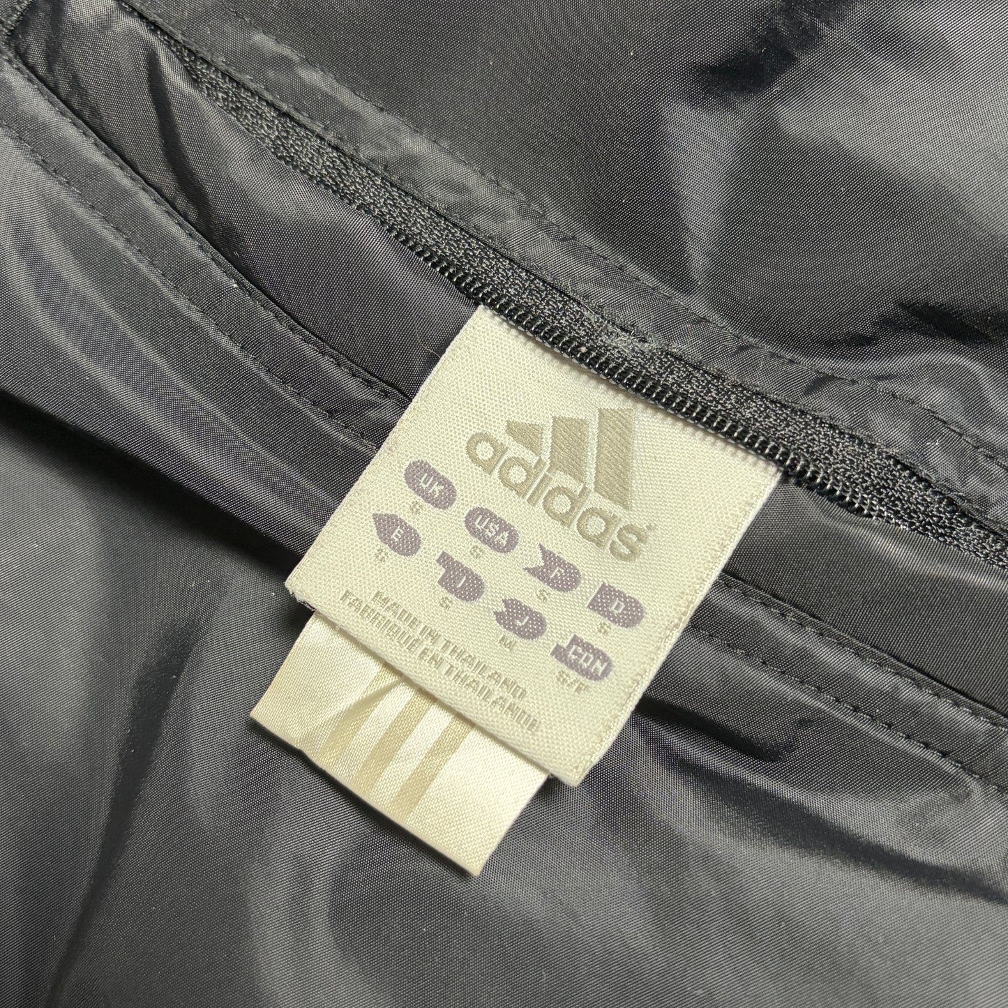 adidasリバーシブルパーカーコーデ古着