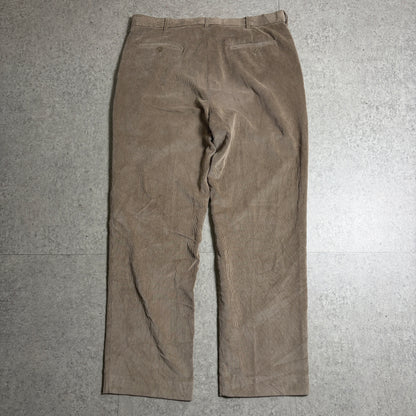 ニットコーデュロイパンツコーデ古着