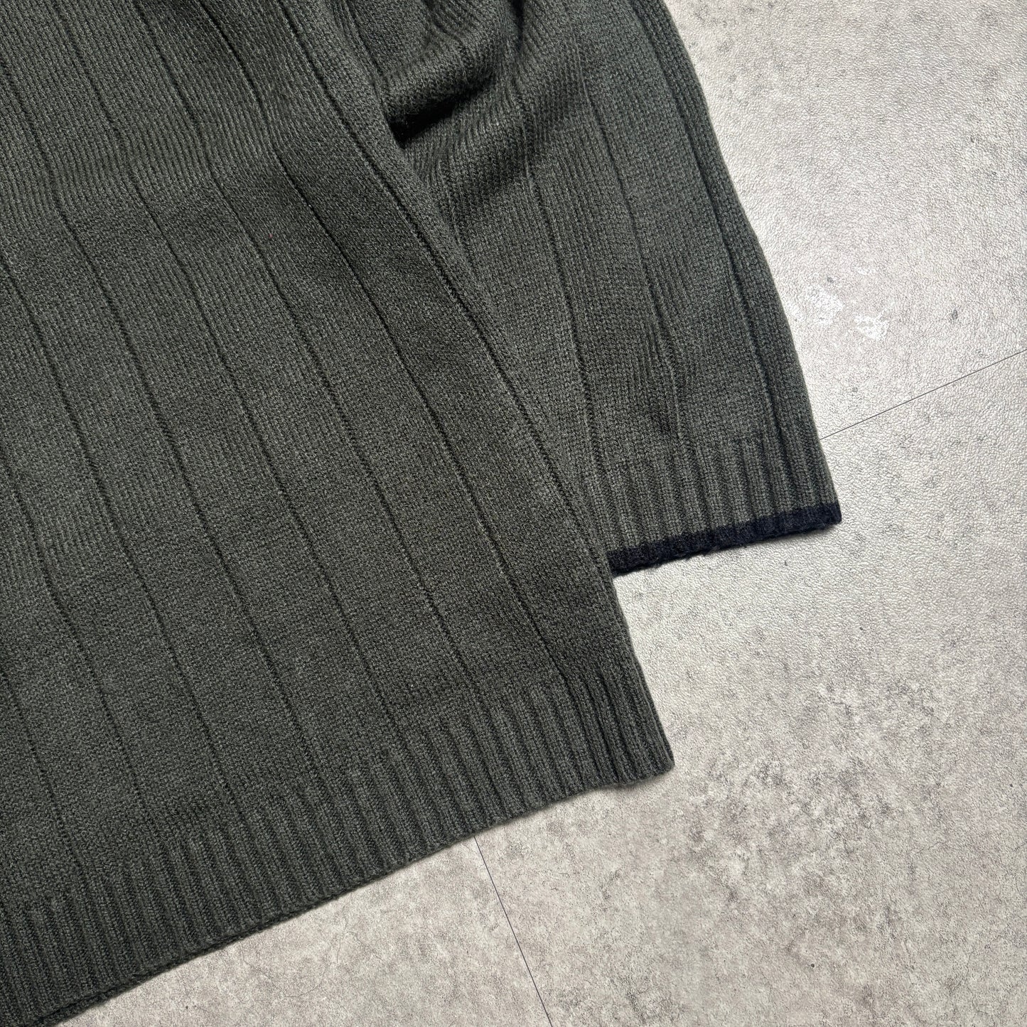 カーキリブニットシティボーイコーデ古着